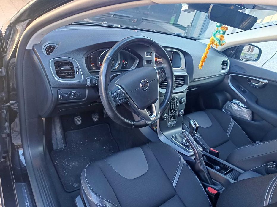 Carro Volvo V40