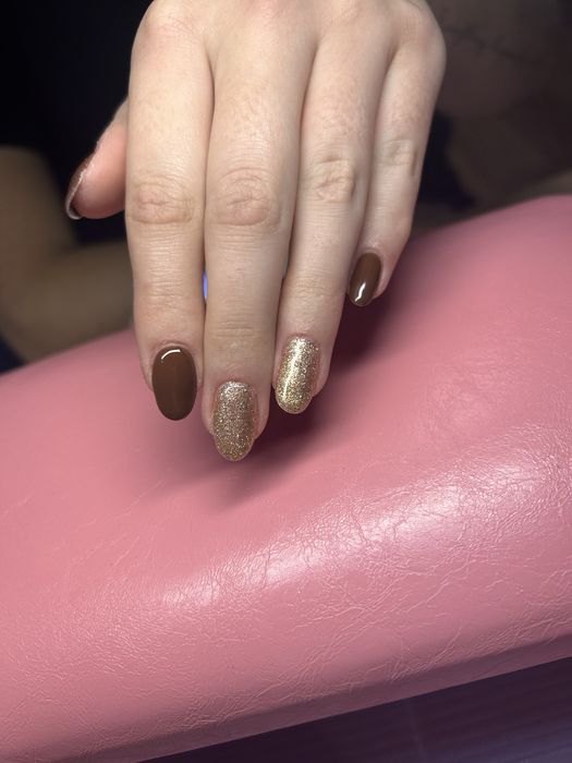 Modelki na paznokcie – hybryda / żel na naturalnej płytce