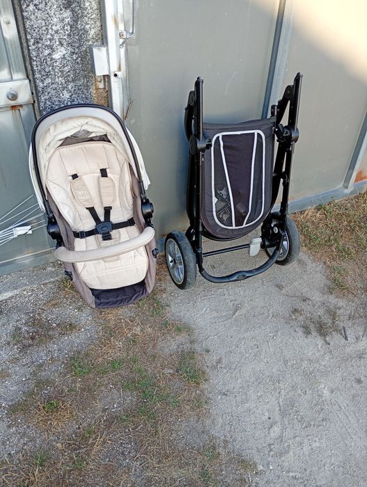 Carrinho de passeio da Zippy em muito bom estado.