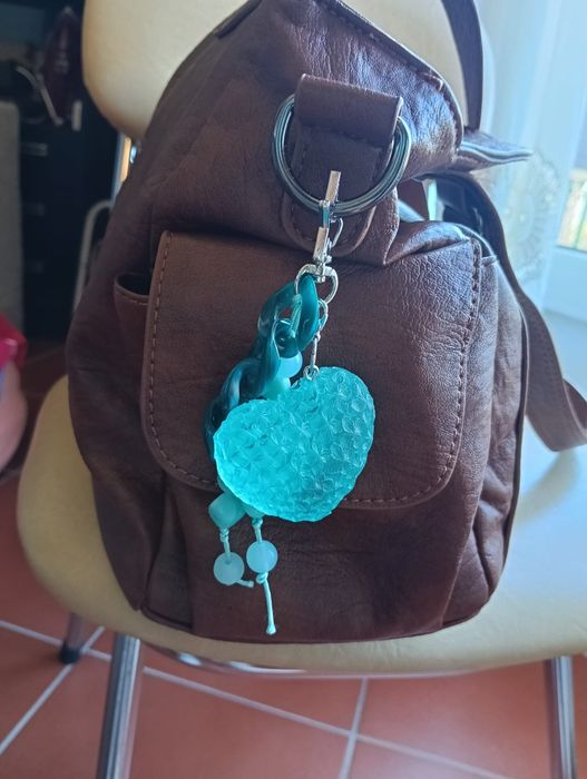 Bag charm artesanal coração