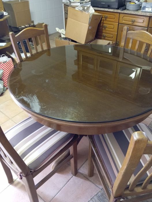 Mesa de cozinha com 4 cadeiras