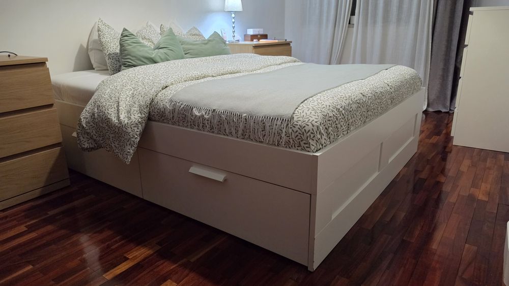 Cama de casal IKEA + Colchão