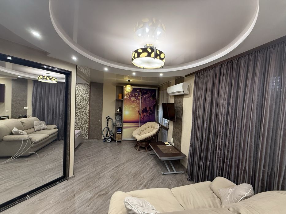 Продаю 2х к.кв. С автономным отоплением в Центре города.