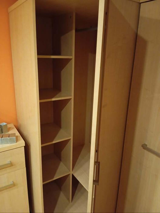 Szafa narożna ze słupkiem