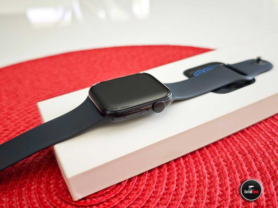 SUPER CENA Apple Watch SE 3gen 44mm GPS Midnight - GWAR. DO 12.2026 - Bat.100%