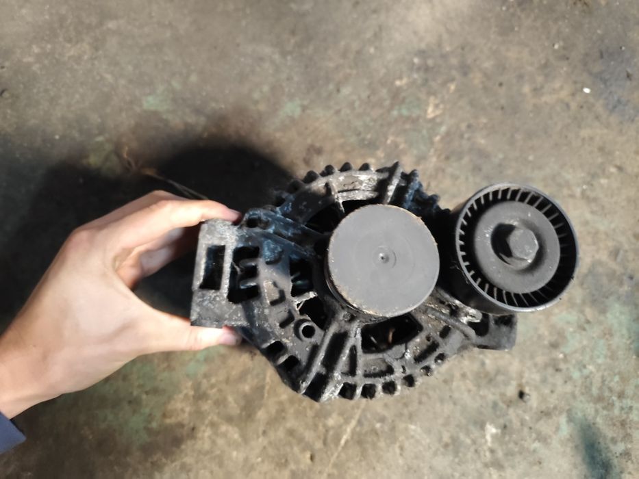 BMW E46 2.0 benzyna alternator 0124.525.045