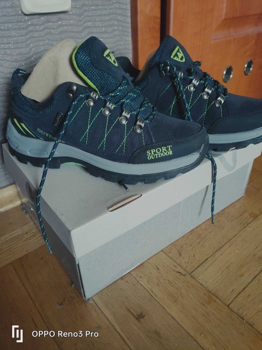 Buty trekkingowe górskie sportowe kijki