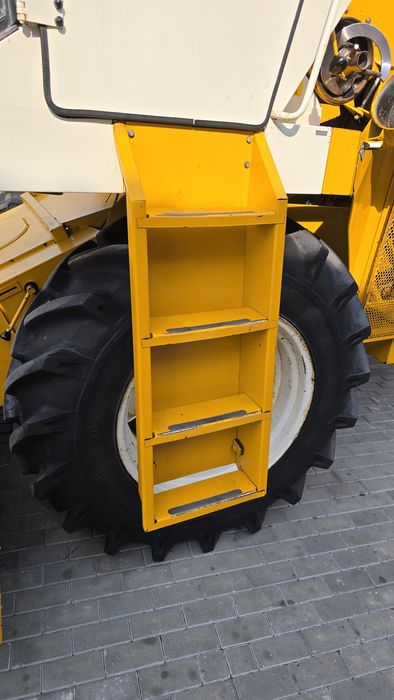 Комбайн Sampo 680/masseyferguson 20