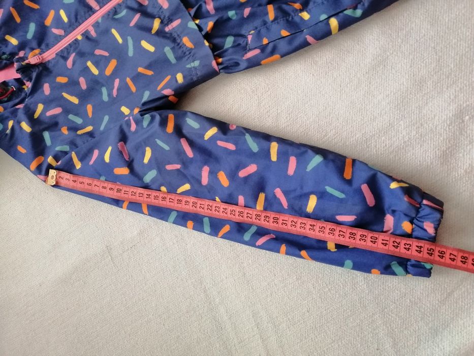 Продам ветровочку для девочки