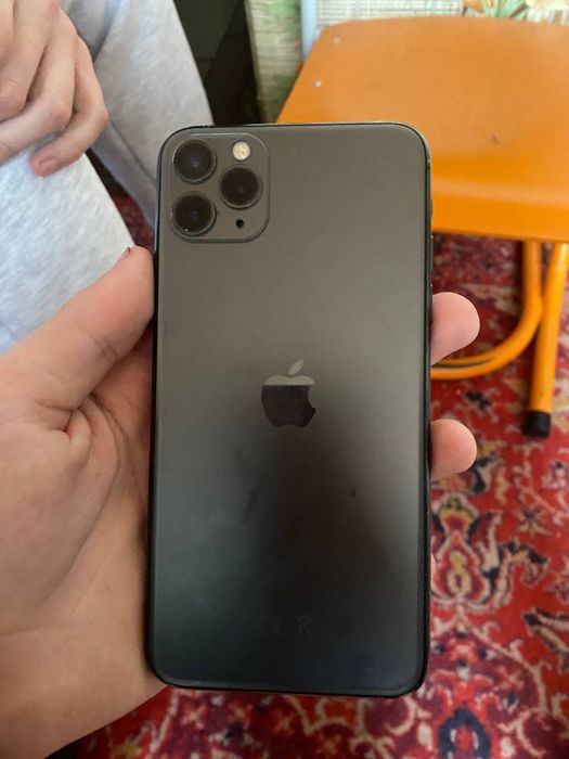 Продам iphone 11 pro max 64