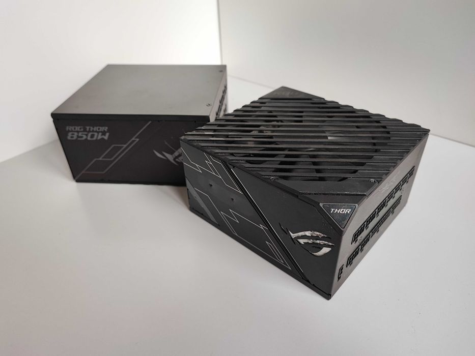 Блок живлення Asus Rog Thor 850W,80 Plus Platinum без шнура та кабелів
