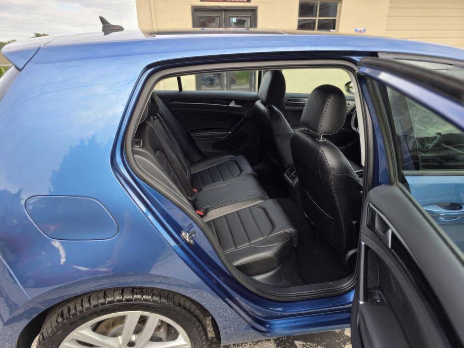 Volkswagen Golf      2017