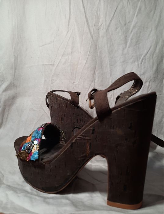 Sandálias versáteis