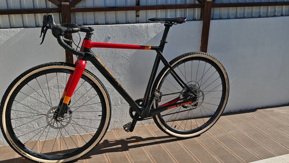 Bicicleta Gravel on one