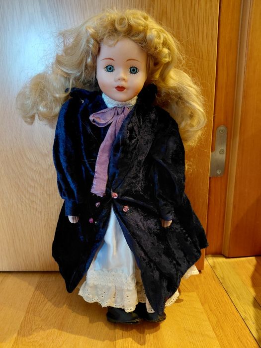 Boneca de porcelana