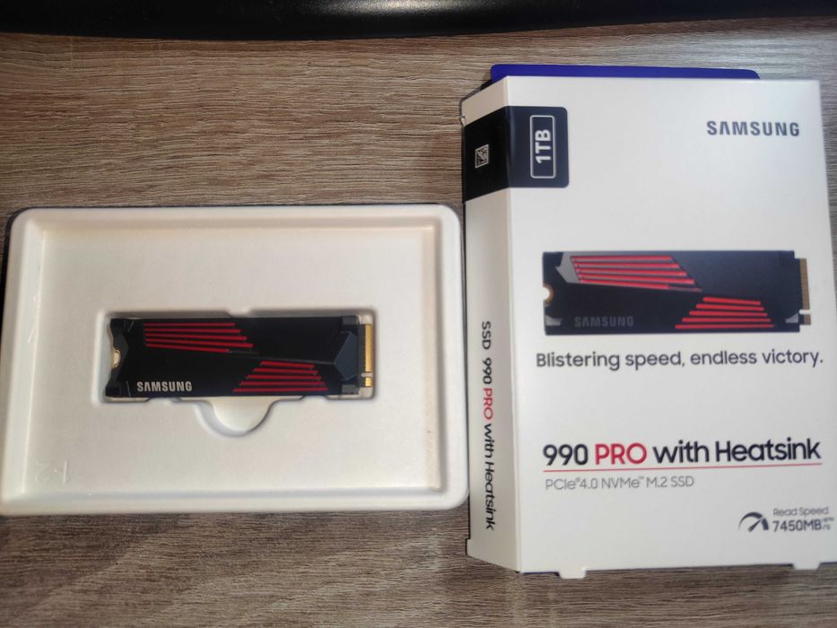 SSD накопичувач Samsung 990 PRO with Heatsink 1 TB (MZ-V9P1T0CW)