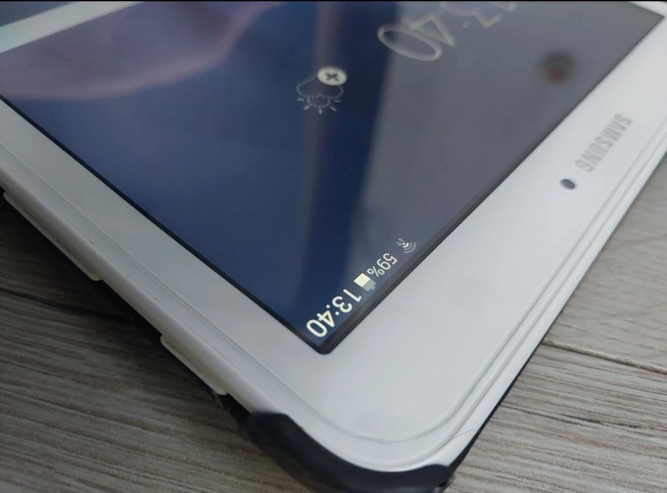 Samsung galaxy tab e (9.6"). zestaw z kartą 32gb i etui