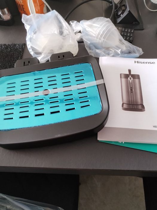 Новий в упаковці диспенсер для пива