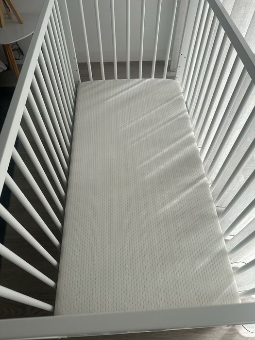 Berço de Bebé com colchão ergonomico