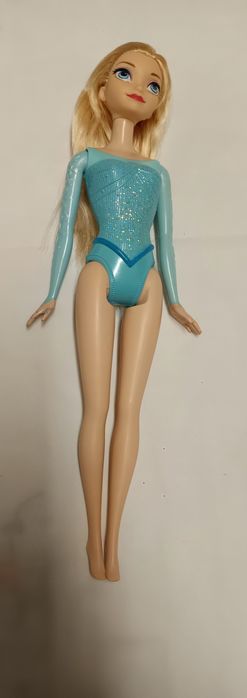 Barbies novas e antigas