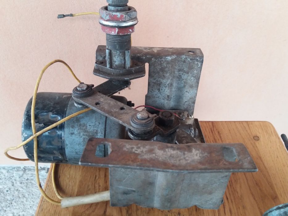 Моторедуктор склоочисника автобуса ЛАЗ і не тільки.