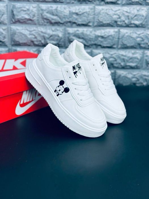 Кожаные кросовки Nike Disney / женские кожаные красовки ОСЕНЬ 2026 / nike supreme женские белые / кроссовки найк / кеди с микки маус