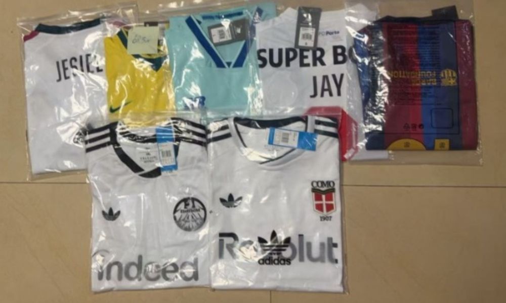 Camisolas de vários clubes e seleções