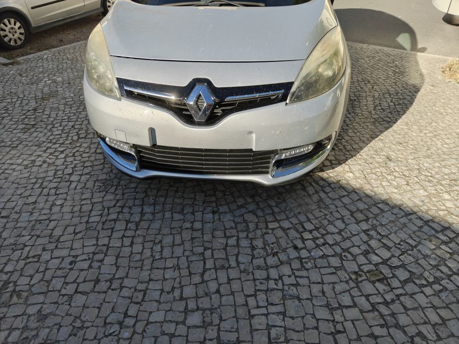 Renault Grand Scenic 7 Lugares - 2015 - Familiar, Económico e Muito Equipado — photo 2