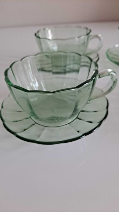 Filiżanki cztery sztuki