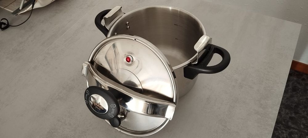 Panela de pressão jata 6L.