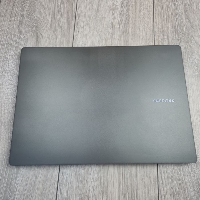 16" AMOLED 120Гц Samsung Book 3 Ultra /I7-13700H /RTX 4050 6gb/ 1t/16g
