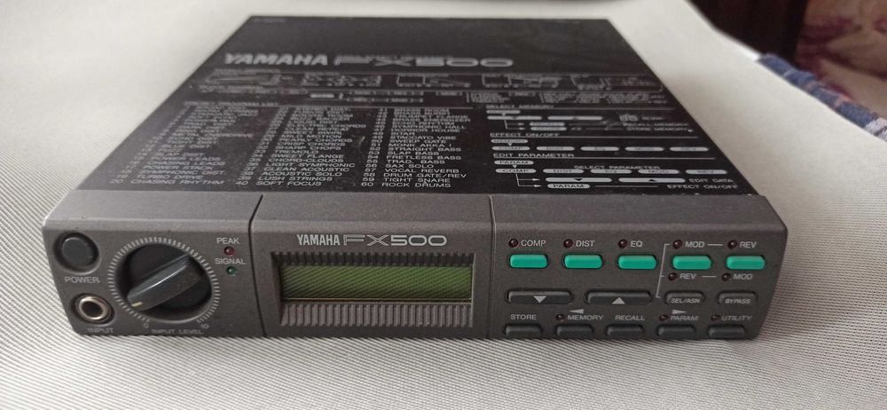 Procesor efektów  akustycznych YAMAHA FX500