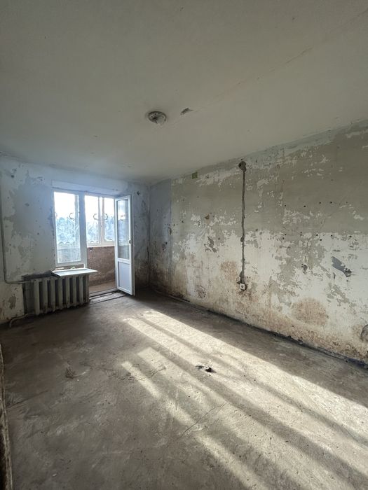 Продам 2-х кімнатну квартиру, мікрор-н Жовтневий (навпроти АТБ)