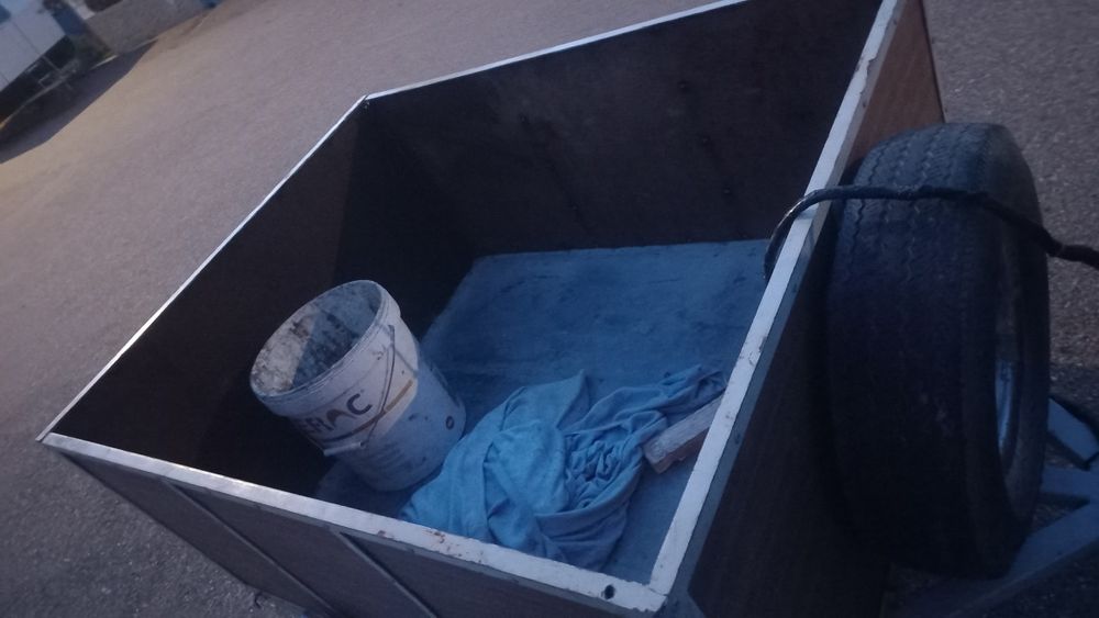 Vendo atrelado reboque pequeno está todo arranjado tem jantes