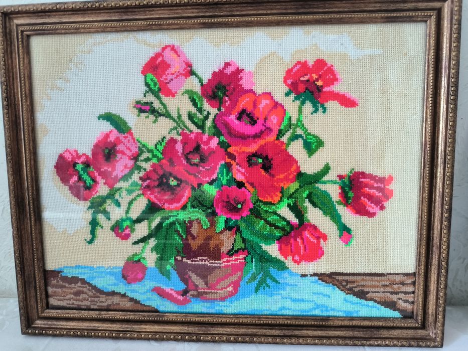 Вишиті картини,рушники,серветка до свята
