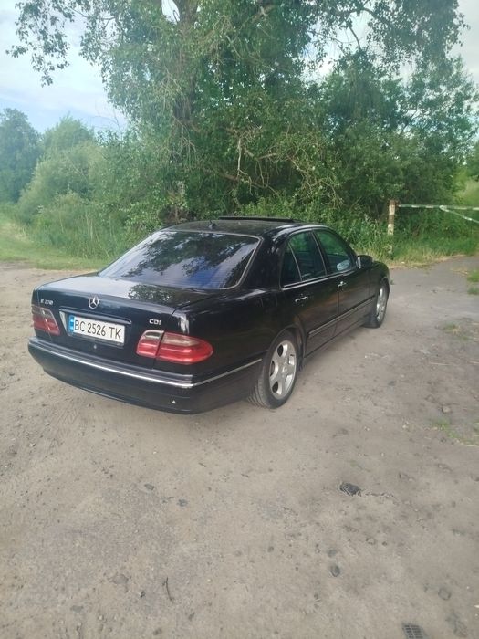 Mercedes         .