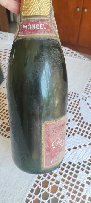 Champanhe brut, zona de Ay