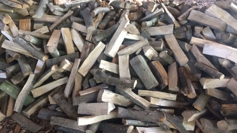 Колоті дрова під розмір замовника Київ, швидка доставка