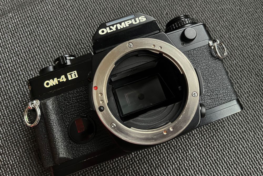Olympus OM-4 Ti + Zuiko 50mm f/1.4 (latest multicoated version)64739210902659124