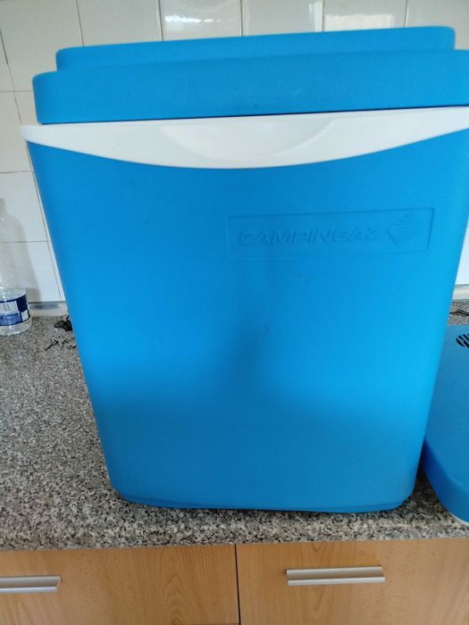 Geladeira elétrica da campingaz