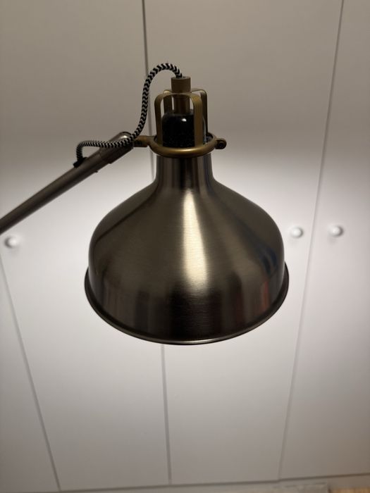 Candeeiro de pé novo