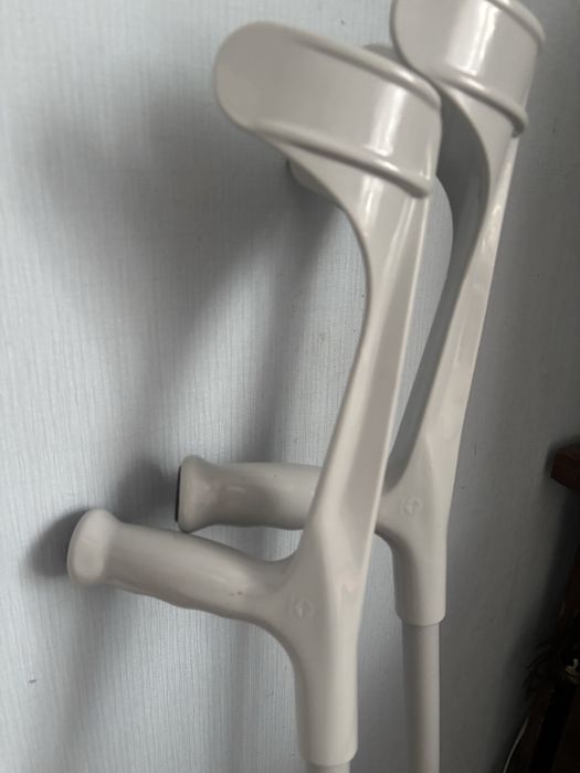 Костилі милиці підлокітні