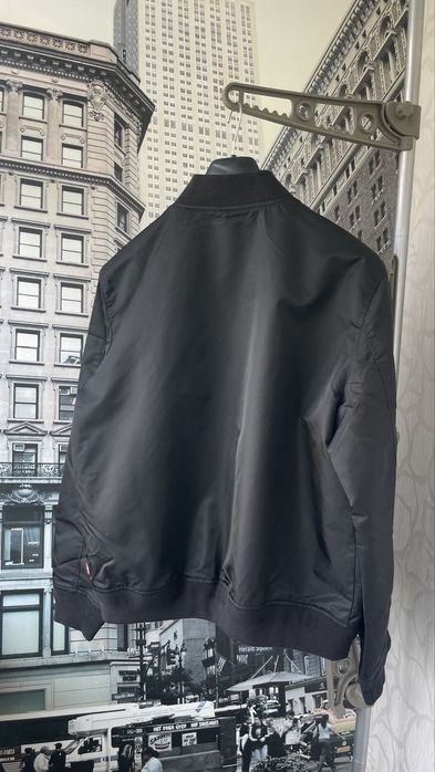 Чоловіча куртка / бомбер (flight jacket) Levi’s   розмір: L