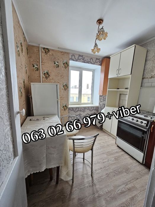 Продам 1-кім квартиру на третьому поверсі