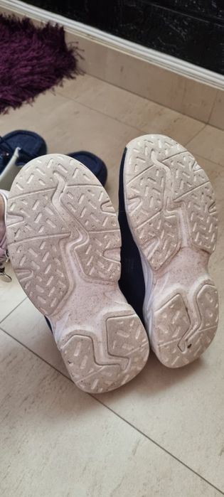 Tenis azuis como novos
