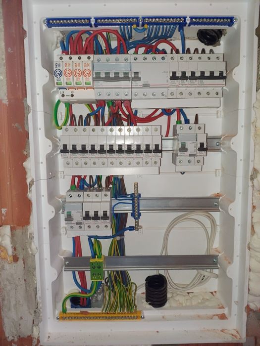 Elektryk, instalacje elektryczne i multimedialne , alarm, kamery