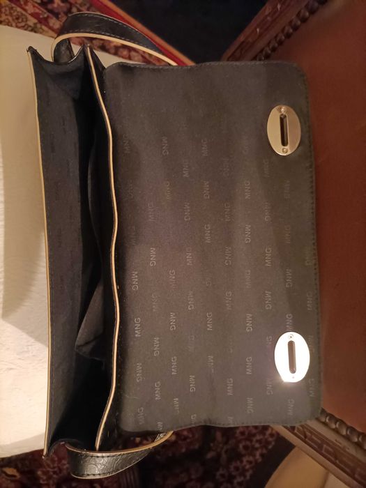 Mala Pequena Preta Couro