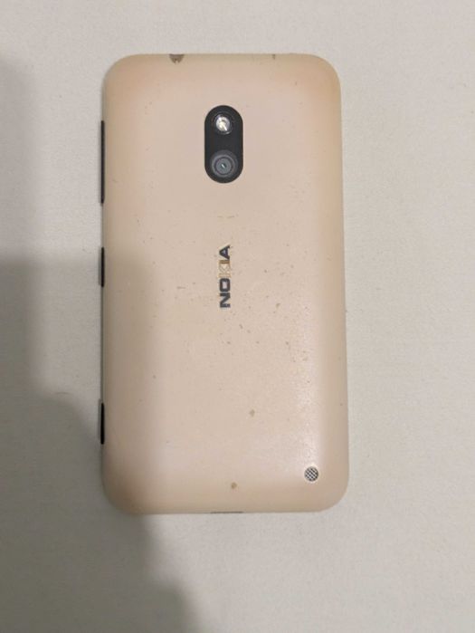 Смартфон Nokia Lumia 620