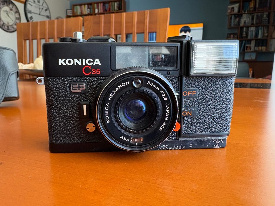 Câmara Analógica 35mm Konica C35 EF