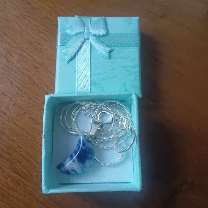 Colar em Prata com Sodalita Meia Lua